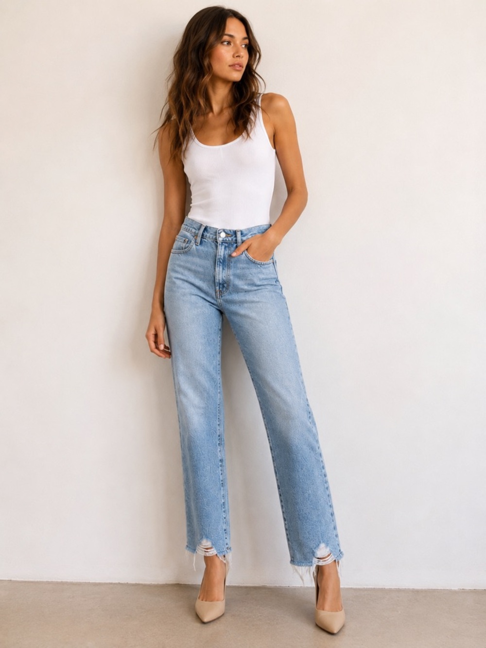 Frame Denim Le High Straight Jeans in Light Wash Blue